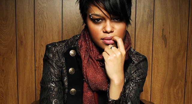 Fefe Dobson Fotoğrafı