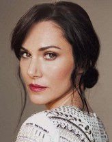 Kyra Zagorsky fotoğrafı