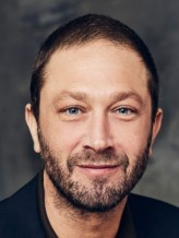 Ebon Moss-Bachrach fotoğrafı