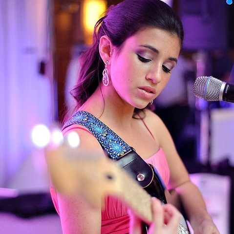 Dana Gaier Fotoğrafı