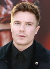 Joe Dempsie fotoğrafı