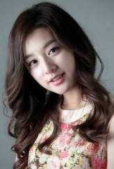 Kim Ji-won fotoğrafı