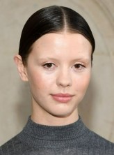 Mia Goth fotoğrafı