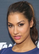 Janina Gavankar fotoğrafı