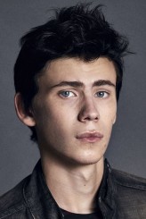 Owen Teague fotoğrafı