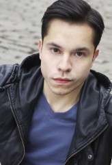 Chris Nuñez (i) fotoğrafı