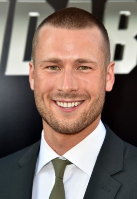 Glen Powell Fotoğrafı