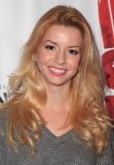 Masiela Lusha fotoğrafı