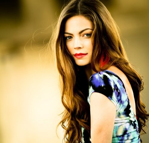 Caitlin Carver Fotoğrafı