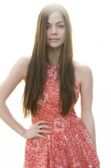 Caitlin Carver Fotoğrafı