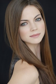 Caitlin Carver Fotoğrafı