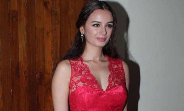 Evelyn Sharma Fotoğrafı