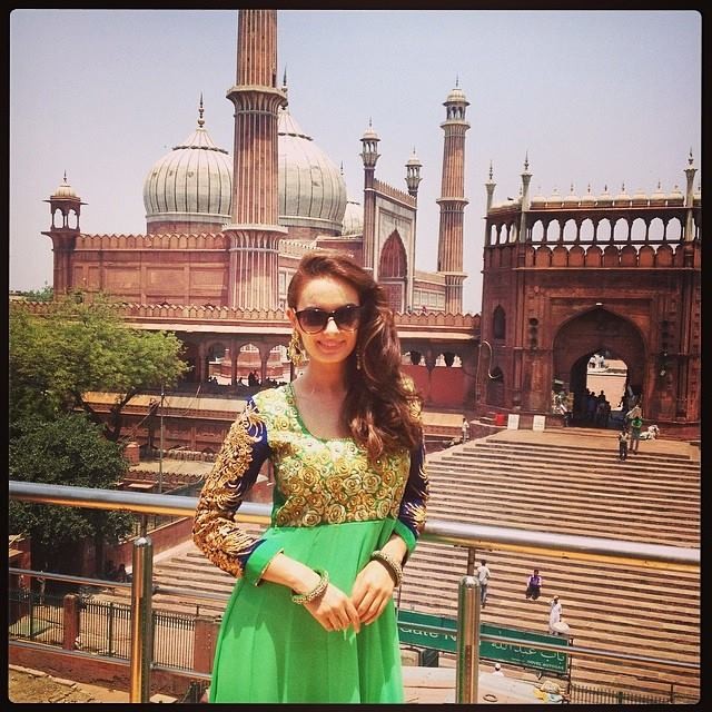 Evelyn Sharma Fotoğrafı