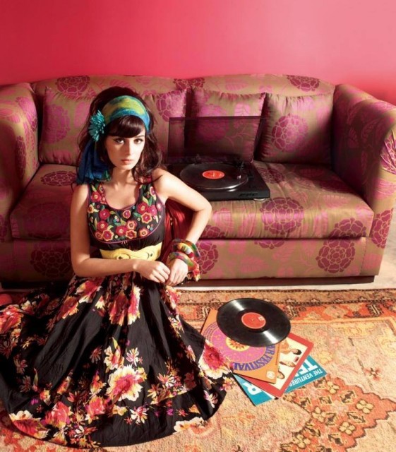 Evelyn Sharma Fotoğrafı