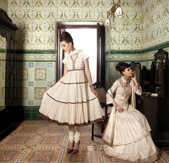 Evelyn Sharma Fotoğrafı