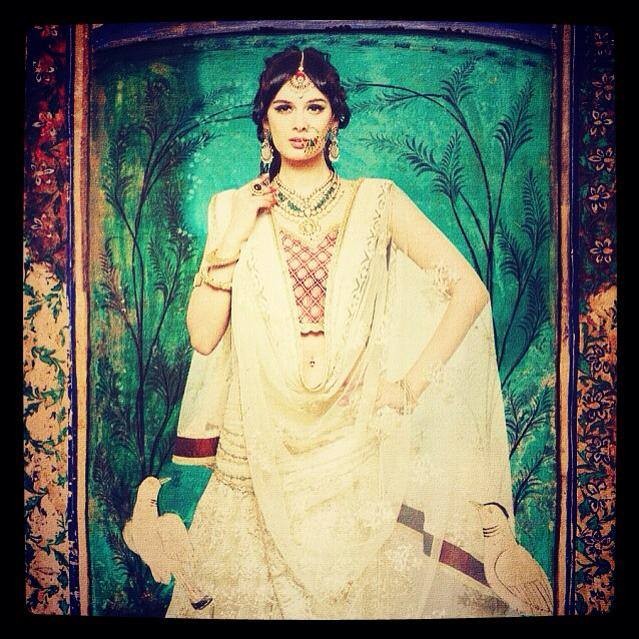 Evelyn Sharma Fotoğrafı