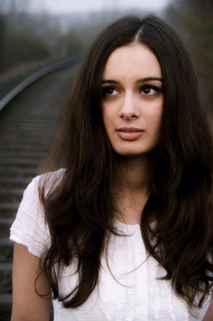 Evelyn Sharma Fotoğrafı