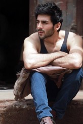 Kartik Tiwari fotoğrafı