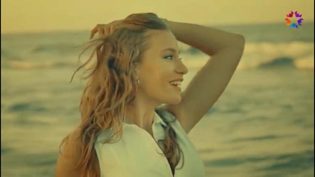 Serenay Sarıkaya fotoğrafı