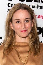 Emily Cass McDonnell fotoğrafı