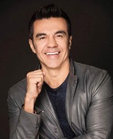 Adrian Uribe fotoğrafı