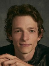 Mike Faist fotoğrafı