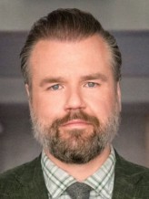 Tyler Labine fotoğrafı