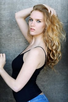 Charlotte Kirk Fotoğrafı