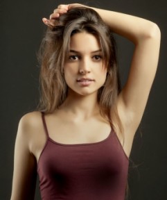 Damla Colbay Fotoğrafı