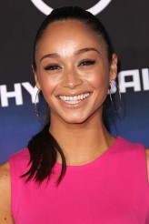 Cara  Santana fotoğrafı