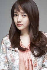 Min Song-ah fotoğrafı