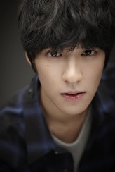 Baek Seung-Heon fotoğrafı
