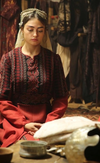 Esra Bilgiç Fotoğrafı