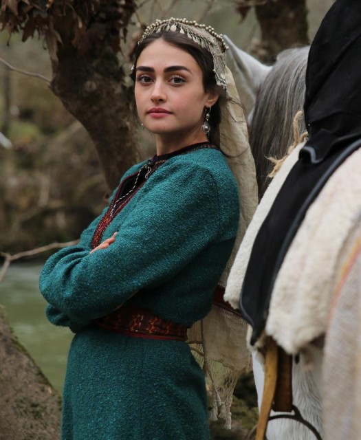 Esra Bilgiç Fotoğrafı