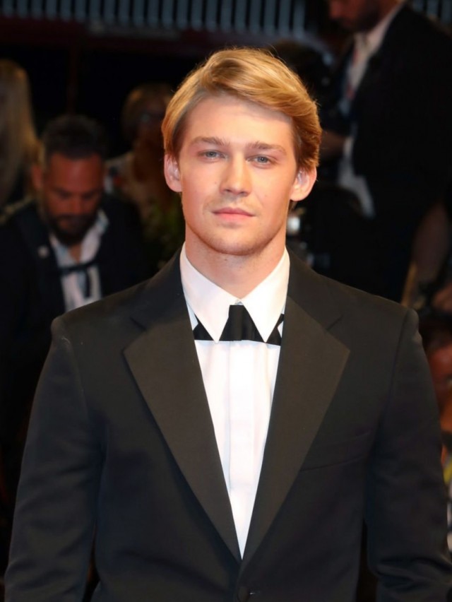 Joe Alwyn Fotoğrafı