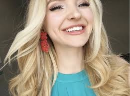 Dove Cameron Fotoğrafı