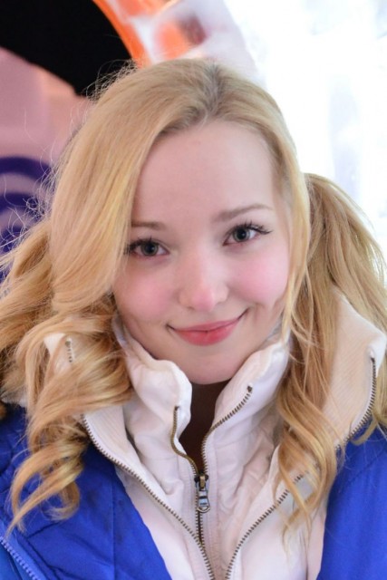 Dove Cameron Fotoğrafı