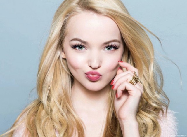 Dove Cameron Fotoğrafı