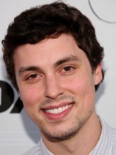 John Francis Daley fotoğrafı