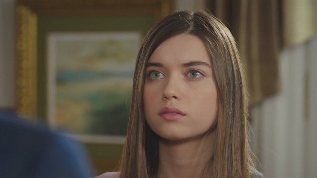 Afra Saraçoğlu fotoğrafı