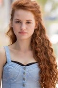 Madelaine  Petsch fotoğrafı