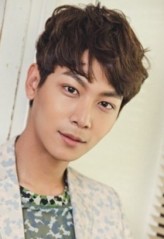 Lee Cheol-woo (i) fotoğrafı