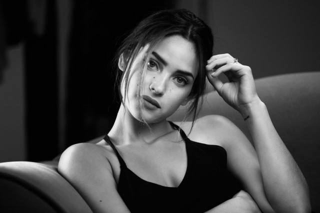 Adria Arjona Fotoğrafı