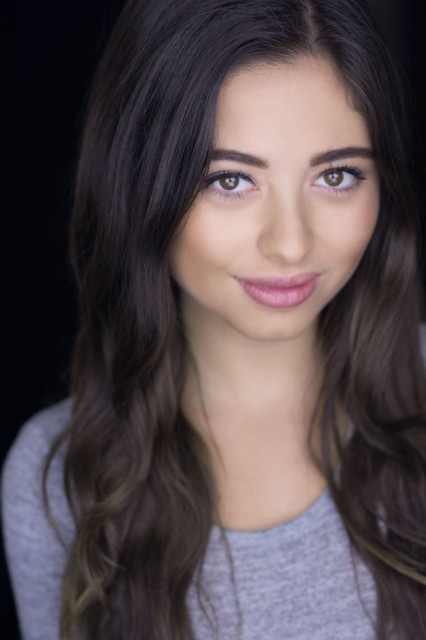 Caitlin  Mitchell-Markovitch Fotoğrafı