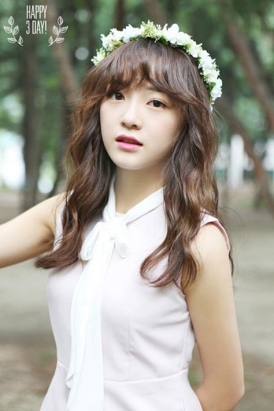 Kim Se-jeong (i) fotoğrafı