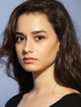 Ece Yaşar fotoğrafı