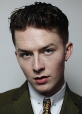 Harry  Kirton fotoğrafı