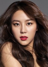 Kim Ye-won (i) fotoğrafı