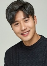 Shin Jung-Yoon fotoğrafı