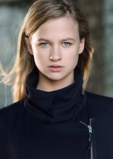 Issy Knopfler fotoğrafı